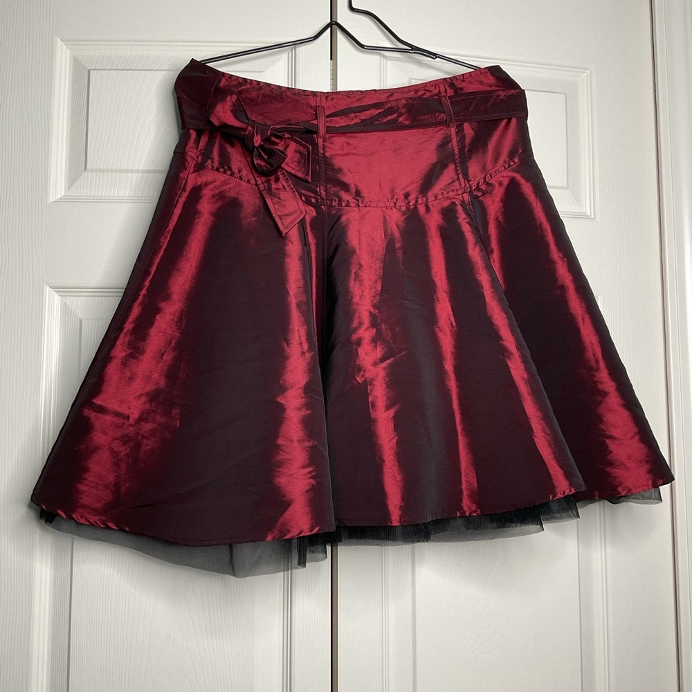 Bisou Bisou silky Maroon Skirt size 4 NWT